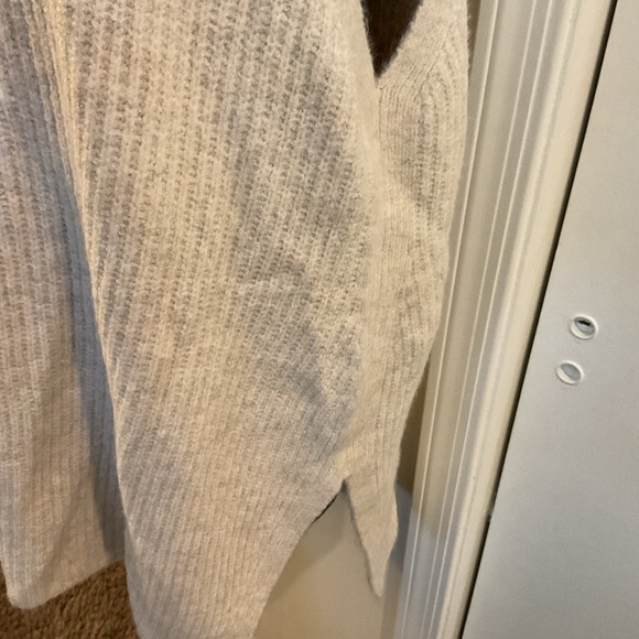 🖤 Vince Camuto Shaker Vest V- Neck Sweater High Low Hem Size L - Picture 6 of 8